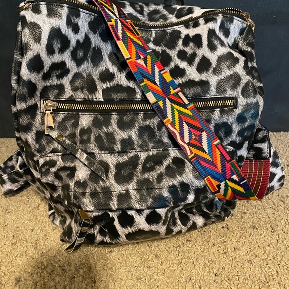 Handbag - Picture 2 of 2